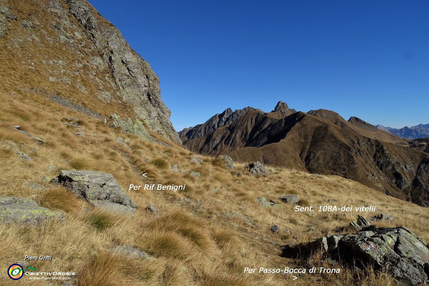 27 Non salgo subito al Benigni, ma proseguo sul raccordo per Passo-Bocca di Trona.JPG -                                